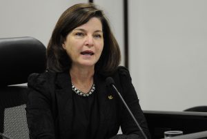 Raquel Dodge se manifesta contra lei que deu status de ministro a Moreira Franco