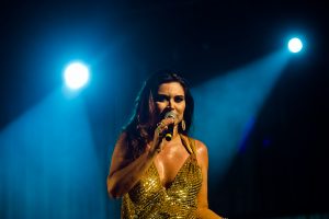 Renata Arruda lança livro de poemas nesta quinta