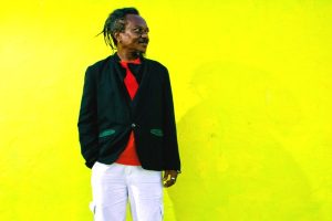 Escurinho + Jr. Espínola