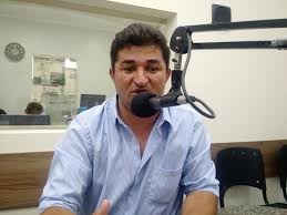 “Rei do Nepotismo” exonera comissionados e prestadores de serviço