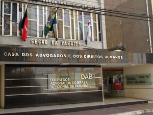 Advogado flagrado agredindo mulher em João Pessoa está com OAB suspensa