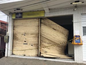 Banco e agência dos Correios são alvos de ataques em Mogeiro