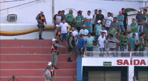 Conflito entre torcidas é a nota triste de Nacional x Atlético; árbitro se posiciona