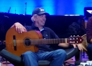 ‘Às vezes eu troco as mãos’, afirma Geraldo Vandré sobre ser de direita ou esquerda