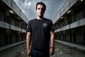 Premiada internacionalmente, série ‘Carcereiros’ estreia na tela da TV Globo