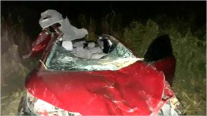 Acidente entre carro e animal deixa um morto e quatro feridos da mesma família