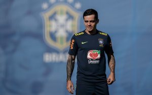 Em alerta com Fagner titular na Copa do Mundo, Corinthians observa laterais