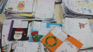 Campanha Papai Noel dos Correios tem 1,2 mil cartinhas que ainda esperam adoção na PB; veja como fazer