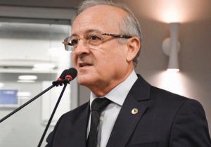 Abandonado por colegas, Branco avalia desistir da disputa à presidência da Assembleia