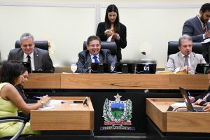 ‘Infidelidade’: deputados vão consultar TRE-PB sobre saída do PSB