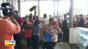 Mutirão para emissão gratuita de documentos gera aglomeração em JP