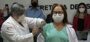 Enfermeira do Hospital Clementino Fraga é 1ª vacinada contra a Covid-19 na PB