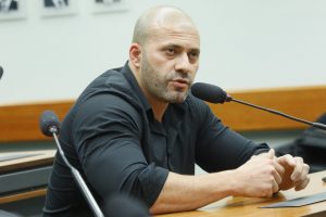 Dois deputados federais paraibanos votam para soltar Daniel Silveira