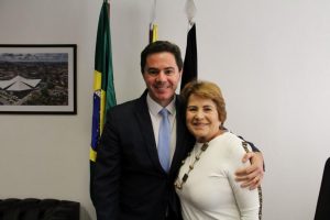 Diante da pressão eleitoral, mãe e filho ficam divididos sobre ICMS no Senado