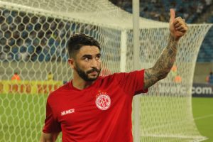 Campinense encaminha negociação com o meia Dione, ex-América de Natal e Sampaio Corrêa