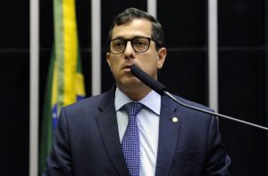 Crítico da Reforma Administrativa, Gervásio apresenta emendas para preservar concurso e transparência nos contratos