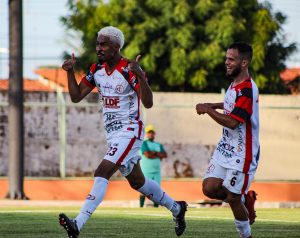 Atacante Vitinho acredita no foco e na força do grupo do Campinense, para conseguir a classificação no próximo sábado