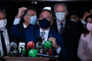 Reforma Tributária: relatório eleva imposto sobre bebida e cigarro e cria IPVA para lanchas e jatinhos