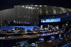 Congresso aprova compensação de R$ 15,2 bilhões para estados e municípios