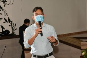 Pré-candidato a deputado, prefeito paraibano vai oficializar renúncia em praça pública