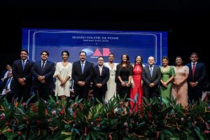 Harrison Targino toma posse na presidência da OAB-PB e prega compromisso com a democracia