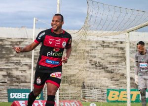 Olávio, do Campinense, é monitorado pelo Náutico, que busca reforços para a sequência da Série B do Brasileirão