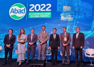 Efraim “assume” pauta do setor produtivo e vai explorar tema na campanha na Paraíba