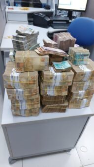 Quem era o dono dos quase R$ 2 milhões apreendidos em mala no aeroporto de João Pessoa?