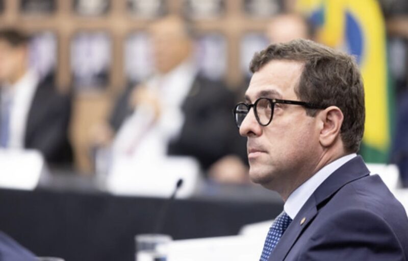 Gervásio Maia integra comitiva do presidente Lula em missão oficial na Europa nesta quinta