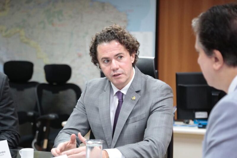 Veneziano eleva ‘tom’ e dá senha para rompimento de Romero