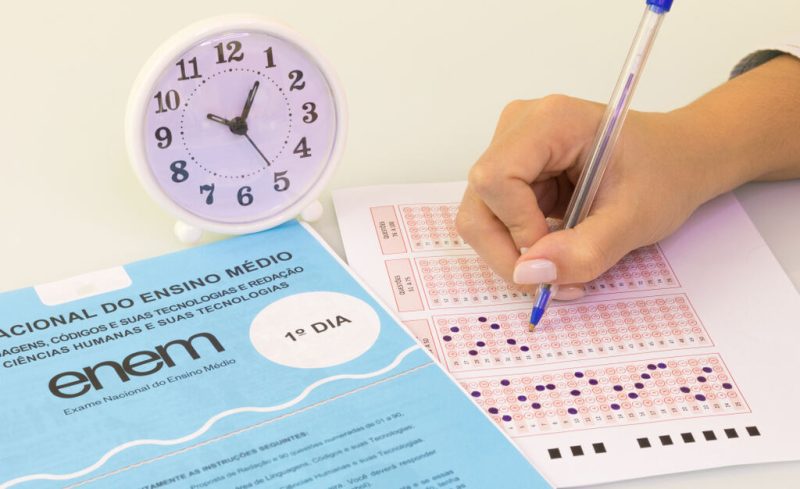Enem: prazo para enviar redação para plataforma de correção gratuita termina em 31 de outubro