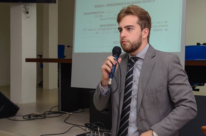 Perícia aponta que secretário legislativo da ALPB morreu afogado após bater moto aquática no mangue