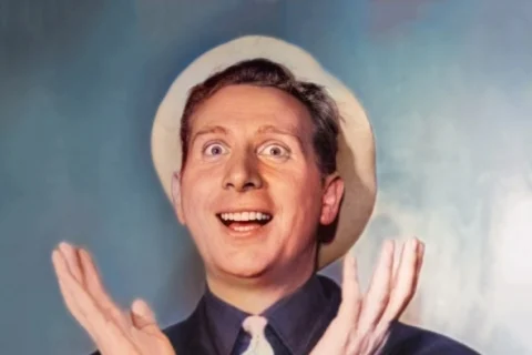 Caetano grava uma das canções mais bonitas do mundo, clássico do cancioneiro francês