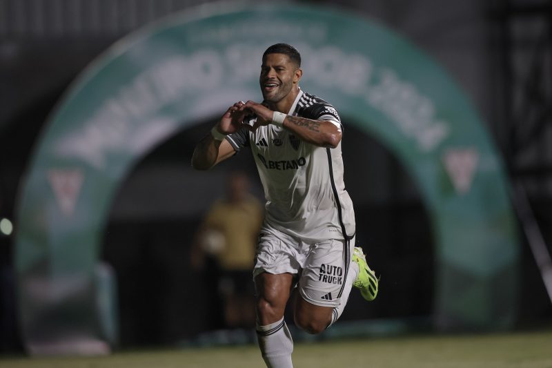 Hulk volta a ser capitão em 2024 e confirma negociação para renovar com o Atlético-MG